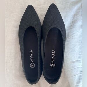 Vivaia black flats